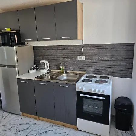 아파트 Cozy In The Heart Of 투즐라